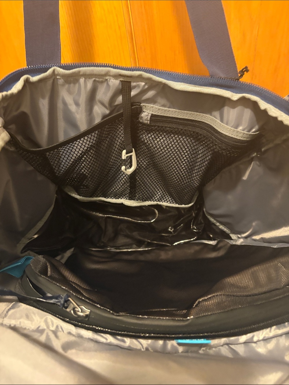 Neso Whale-Navy Tote/Backpack. RETAIL 95.00 GRAB IT HERE TODAY NWT - Picture 7 of 11